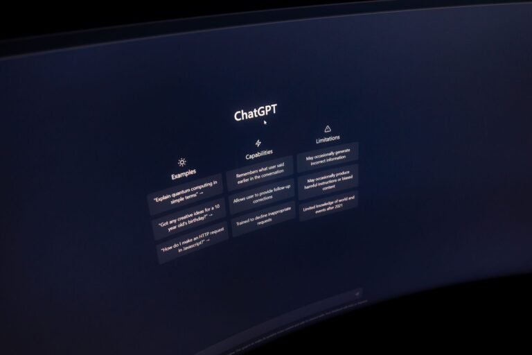 7 Things You Should Never Ask AI Without Context
